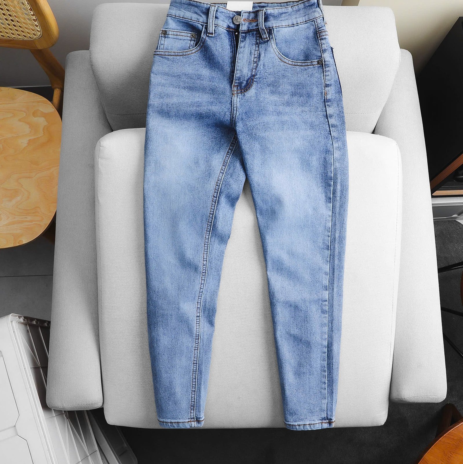 Jeans &mdash; Light Wash